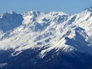 Blick auf das Skigebiet Schwemmalm aus der Ferne