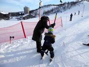 Am Tellerlift in Tänndalen wird der Bügel gereicht