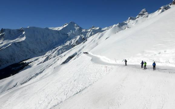 Skifahren im Sernftal