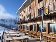 Im Refugio Solander kann man mitten im Skigebiet übernachten