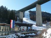 Start ins Skigebiet unter der Brennerautobahn
