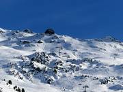 Ungesicherte Tiefschneehänge an der Hochzeiger 2.5 Bahn