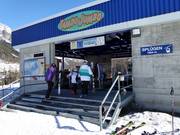 Gepflegter Einstieg in die Gondelbahn