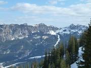 Blick auf das Skigebiet Füssener Jöchle vom Neunerköpfle aus