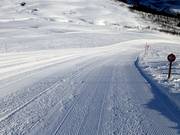 Die Piste Strandløypo lädt zum Carven ein.