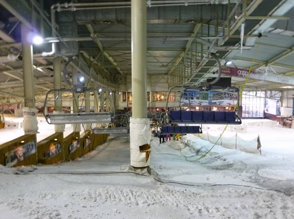 SnowWorld Landgraaf Stoeltjeslift - 6er Sesselbahn fix geklemmt