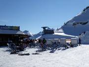 Eisbar & Sonnenparadies neben dem Panoramarestaurant Kreuzjoch