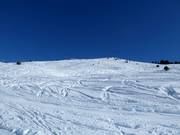 Tiefschneehang im Skigebiet Minschuns