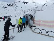 Tahi - Förderband/Zauberteppich mit Überdachung