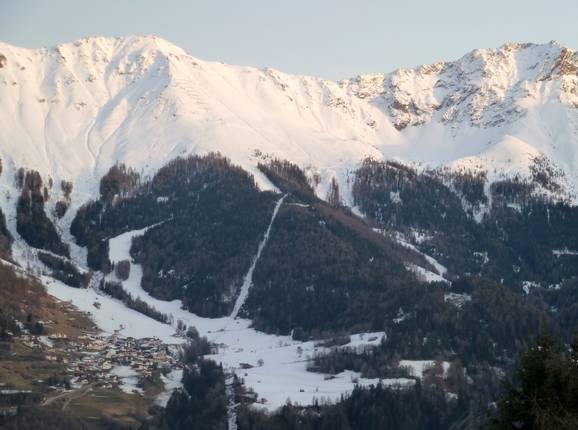 Blick auf das Skigebiet von Fendels
