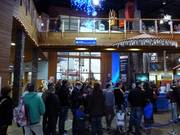 Der Kassenbereich der Skihalle