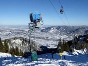 Schneekanone an der Weltcupabfahrt