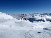 Aulon mit Blick über die Pyrenäen