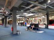 Eingang und Skiverleih alpincenter Hamburg-Wittenburg