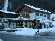 Schirm Seitensprung an der Talstation Grasjoch-/Valiserabahn