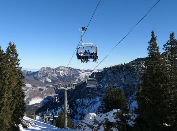 Ochsenboden - 4er Hochgeschwindigkeits-Sesselbahn (kuppelbar) mit Abdeckhauben