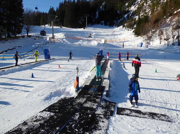 Rotary Club: Skifahren mit dem Kinderheim Heimelig und der Aussenwohngruppe  Sunneblueme 