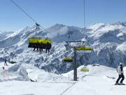 Panoramabahn - 6er Hochgeschwindigkeits-Sesselbahn (kuppelbar) mit Abdeckhauben und Sitzheizung