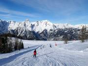 Pisten mit Blick auf das Tote Gebirge