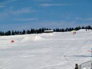 Leichte Piste im Skigebiet Novako