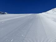 Frisch präparierte Piste im Skigebiet Schwemmalm