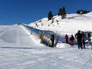 Kinderland Gerlos 1 (Arena Center) - Förderband/Zauberteppich mit Überdachung