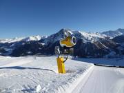 Leistungsfähige Schneekanone im Skigebiet Schöneben-Haideralm