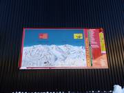Informationstafel im Skigebiet