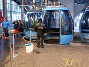 Die Gondeln werden jeden Abend gesäubert