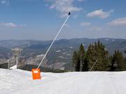 Beschneiung der Hauptpiste im Skigebiet Mechi Chal