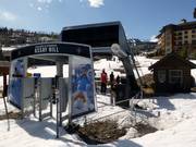 Assay Hill - 4er Sesselbahn fix geklemmt