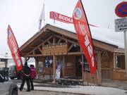 Das Büro der ESF von Les Saisies liegt an der Hauptstraße durch den Ort.