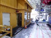 Die Talstation wird vom Personal überwacht