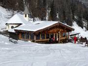 Urige Jochgeierbar neben der Schlickeralm