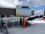 Informationstafel in Caischavedra mit aktuellen Informationen