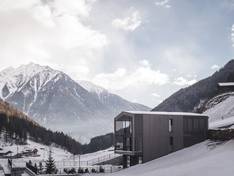 AhriaNova Apartments