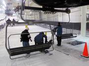 Aufmerksames Personal an der Sesselbahn