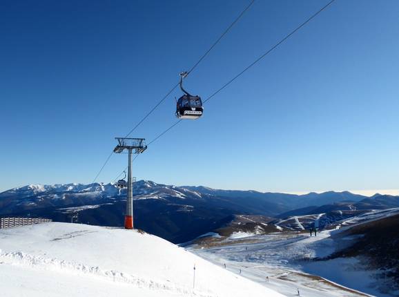 Mit der Gondelbahn geht es zum La Tosa auf 2537 m