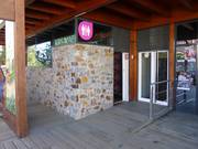 Saubere, moderne Toilettenanlagen