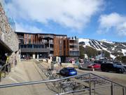 Gepflegter Talstationsbereich Slalom Plaza