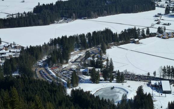 Naturparkregion Reutte: Anfahrt in Skigebiete und Parken an Skigebieten – Anfahrt, Parken Hahnenkamm – Höfen/Reutte