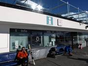 Infopoint auf der Idalp für Fragen aller Art