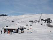 Sanfte und breite Pisten an der Sesselbahn Manant