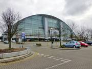 Eingang zur Skihalle von außen