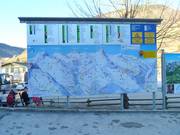 Detaillierte Informationstafel mit aktuellen Informationen zum Betriebsstatus