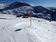 Pistenmarkierung im Skigebiet Meran 2000
