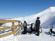 Auch am Förderband ist das Personal immer präsent