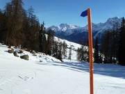 Beidseitige Markierung der Pisten