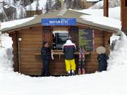 Sun Surf Snack bietet kleine Imbisse am Tellerlift Chastillon an