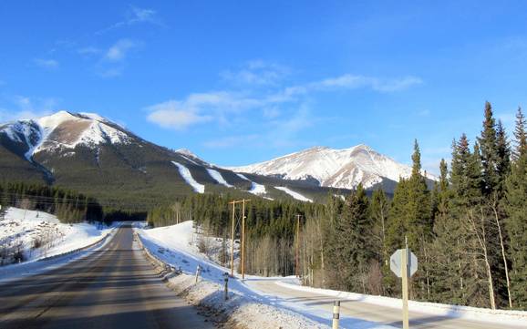 Kananaskis Range: Anfahrt in Skigebiete und Parken an Skigebieten – Anfahrt, Parken Nakiska
